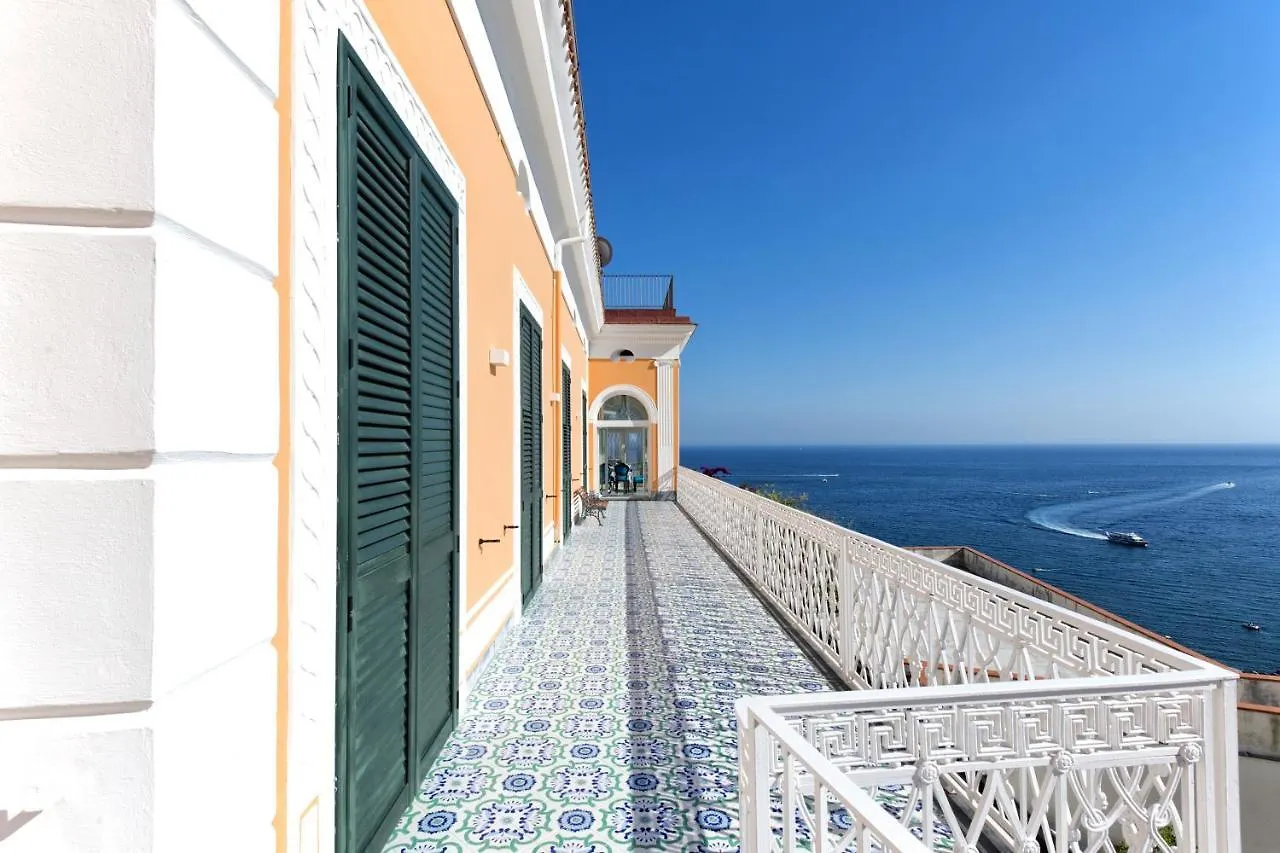 Amore Rentals - Palazzo Della Storia Амальфи